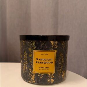 White Barn Mahogany Teakwood Candle